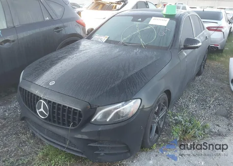 2018 Mercedes-Benz E 300 z USA, uszkodzony, nr VIN WDDZF4JB6JA343460